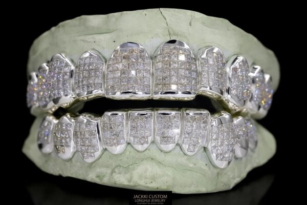 Invisible Set VVS Moissanite Grillz
